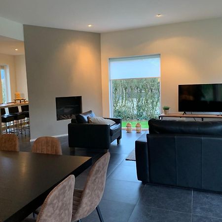 Villa Riverside Met Hottub, Eigen Aanlegsteiger, Zwemtrap, Trampoline En Kano'S Zeewolde Extérieur photo