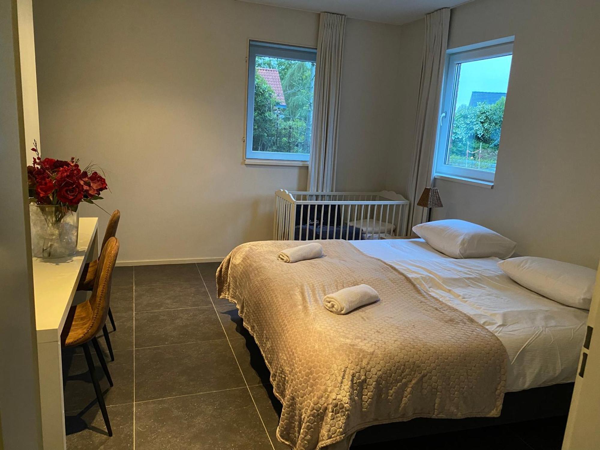 Villa Riverside Met Hottub, Eigen Aanlegsteiger, Zwemtrap, Trampoline En Kano'S Zeewolde Extérieur photo
